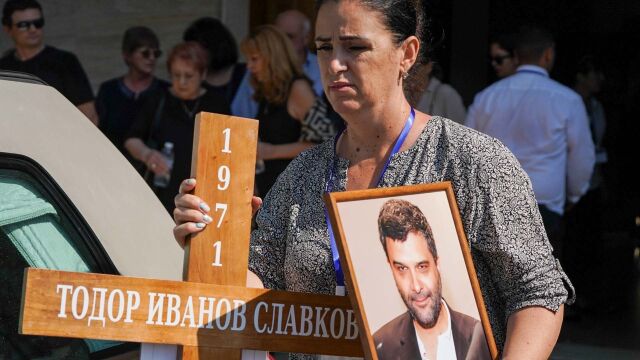Неписан закон на едно поколение: Всички обичат Тошо, точно така, както всички презират Бареков