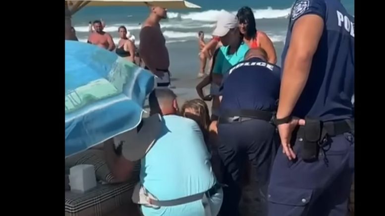 България има нов герой: Доктор Димов спаси две сестри на плажа на Поморие