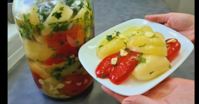 Мариновани чушки с чесън по 50-годишна рецепта: Без стерилизиране готови за нула време
