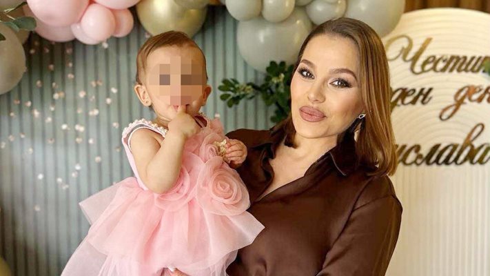 Кръщават внучката на Деси Слава на Голяма Богородица