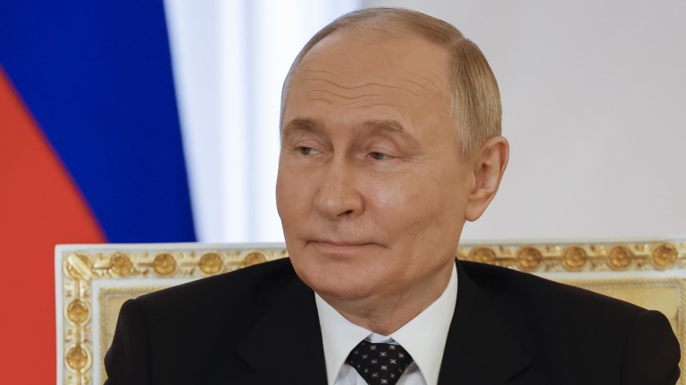 Извънбрачната дъщеря на Владимир Путин от чистачка се показа