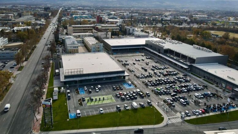 Турски магазин пощури български град: За 100 лева сменяш целия гардероб