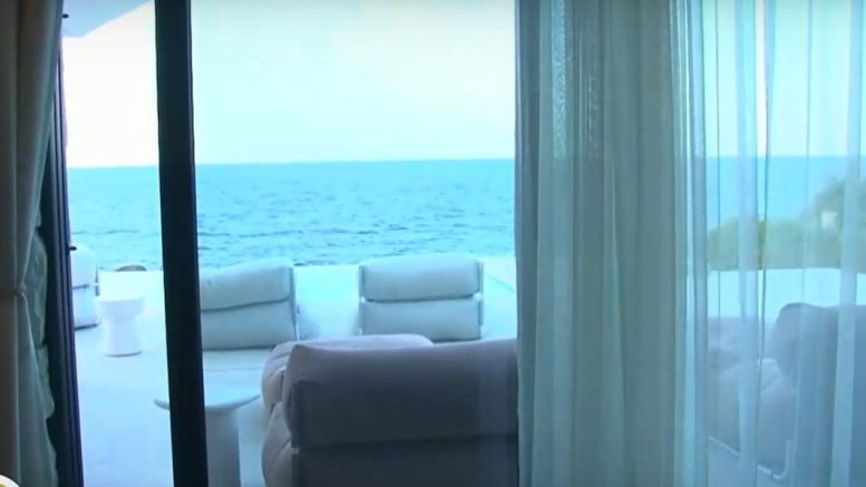 Ето го морския палат на Константин за 2 милиона край морето! (СНИМКИ отвътре)
