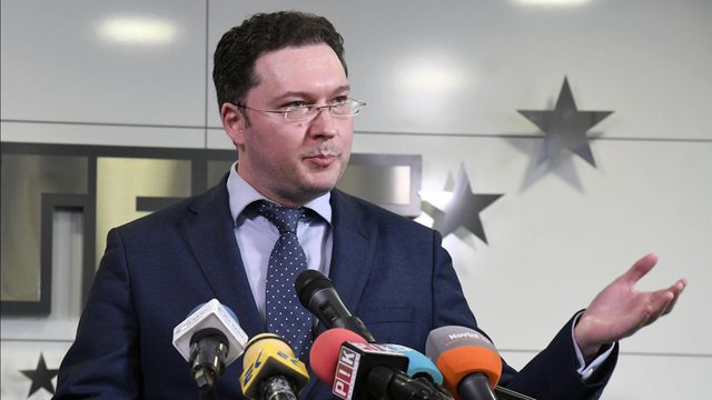 Министър Митов: Когато полицейски служител се легитимира, всички трябва да се подчиняват