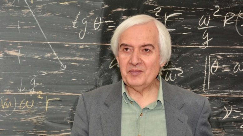 Златният учител на България Теодосий Теодосиев: Катастрофа е да отглеждаме децата си със смартфона!
