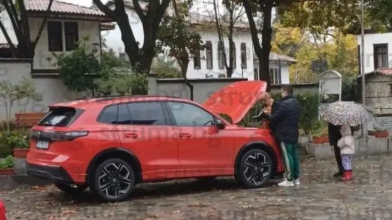 Балабанов освети новата кола при попа