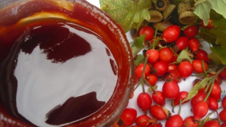 Домашен шипков мармалад: Не пропускам година да го направя! Ароматен, вкусен, подходящ за всякакви сладкиши: