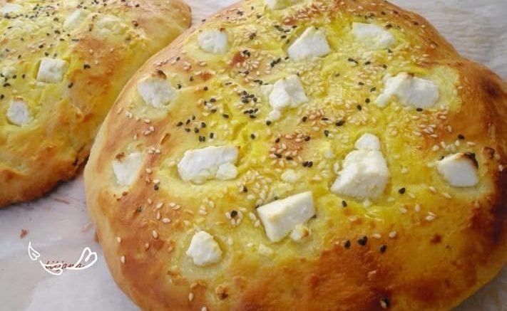 Най-евтината и бърза закуска: Погачки с кисело мляко без мая, готови за 10 минути (изяждаме ги за рекорд!)