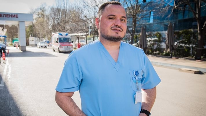 Клиничният социален работник Александър Миланов: В мола децата усещат сцена, публика и смисъл