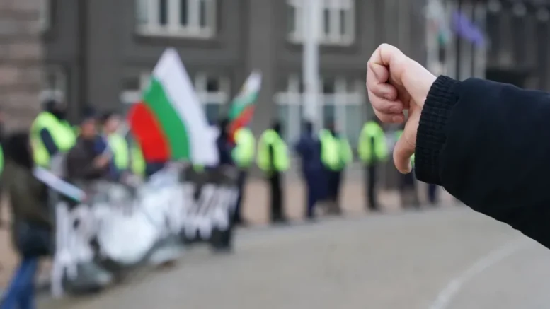 „Милиони българи ще обеднеят“: Бизнесът излиза на масов протест заради Бюджет 2026