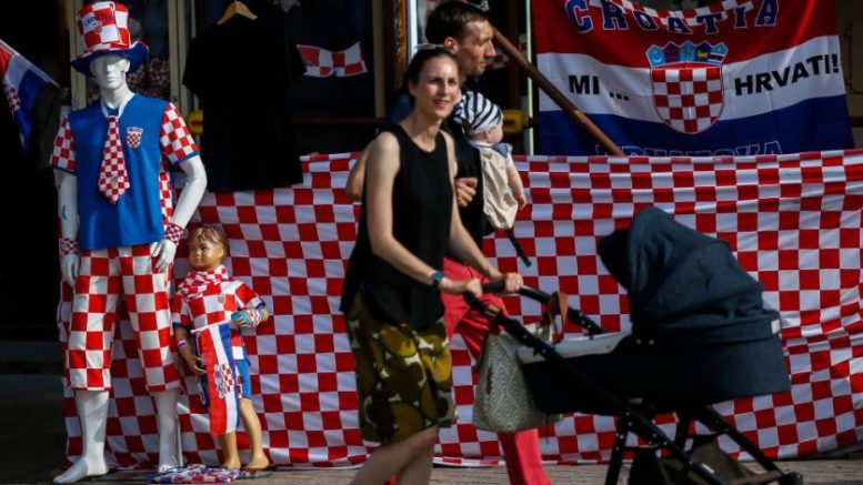 Хърватия след еврото: Всеки пети работи на две места заради цените