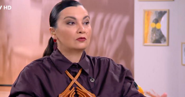 Оля Малинова: Искам да редуцирам бюста си, но нямам смелостта да се оперирам