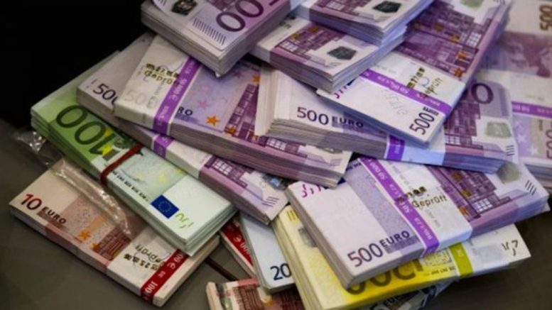 Жена намери и върна кутия с 300 000 евро, но вместо награда получи съдебни дела