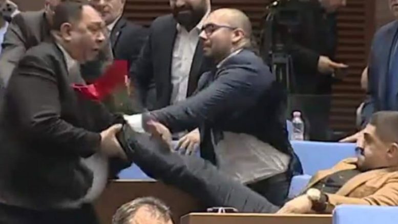 Василев за спречкването му с Далоолу: Около 40-50 секунди го търпях и след това се наложи да го отстраня