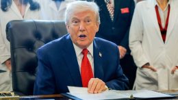 Доналд Тръмп подписа закон срещу промяната на граници на Балканите