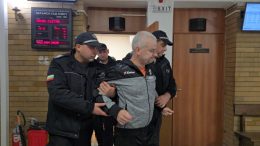 Шефът на Пето РУ на МВР припадна в съда