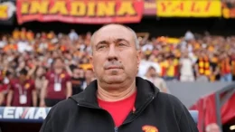 Издигат статуя на Мъри Стоилов в Измир