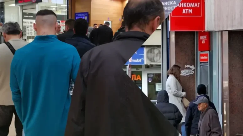 Истерия в чейндж бюрата! Сменят 2 лева за евро – народът изтрещя в последните дни на годината
