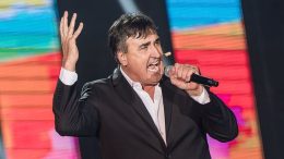 Веско Маринов запя "За теб, Българийо" на симпатизантите на ДПС в Белица (ВИДЕО)