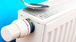 Ако сложите лъжичка от ТОВА върху радиатора си, ще спестите от сметките си за ток: Изненадващо ефективно решение!