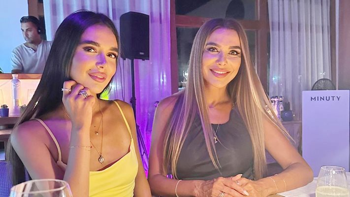 Бони се похвали с порасналата си дъщеря и приятеля й - Михаела е като кукла!