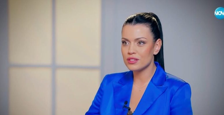 От калинката до Библията. Ралица Паскалева разказа най-личното