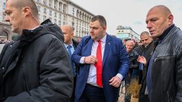 Обявиха колко струва охраната на Пеевски и заплатата на охранителите