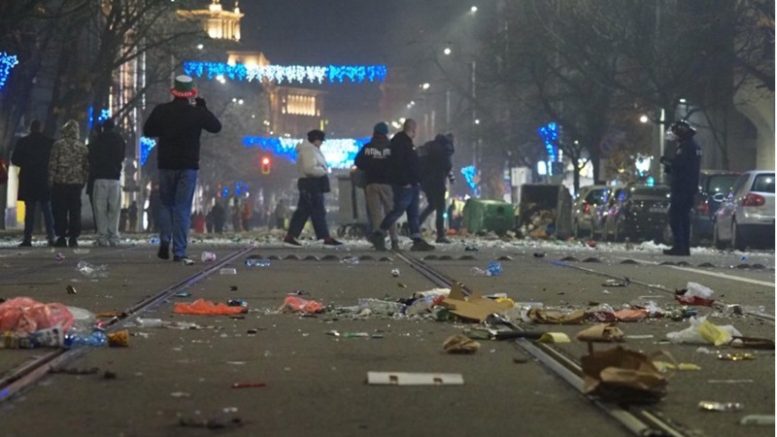 Ето какво остана от София след протеста снощи - вандализъм и разрушения /СНИМКИ/