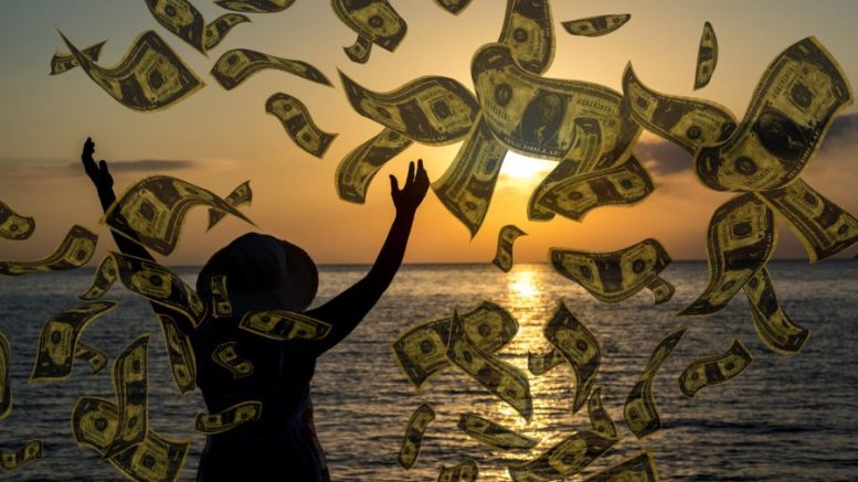 4 зодии навлизат в ера на БЕЗПРЕЦЕДЕНТЕН ЛУКС през 2026 г.: Парите ще прииждат към тях от всички страни!