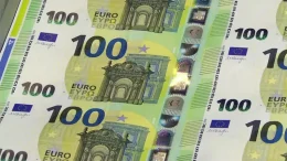 Платиха с фалшива банкнота от 100 евро на доставчик на храна