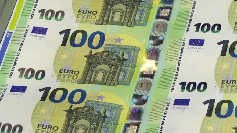 Платиха с фалшива банкнота от 100 евро на доставчик на храна