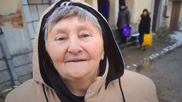 Пенсионерка: Какви красиви евра, тоя министър много оправен бил