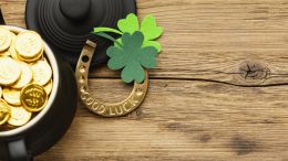 Най-накрая късметът ще им се усмихне през втората половина на месеца: 2 зодии ще бъдат уловени във водовъртежа на щастието