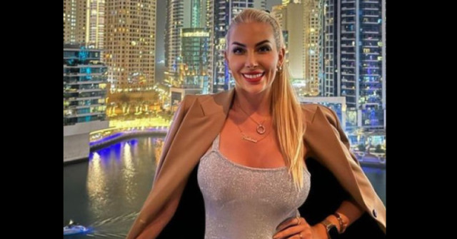 Едва на месец а вече с първа фотосесия! Антония Петрова направи дъщеричката си звезда в Инстаграм (СНИМКИ)