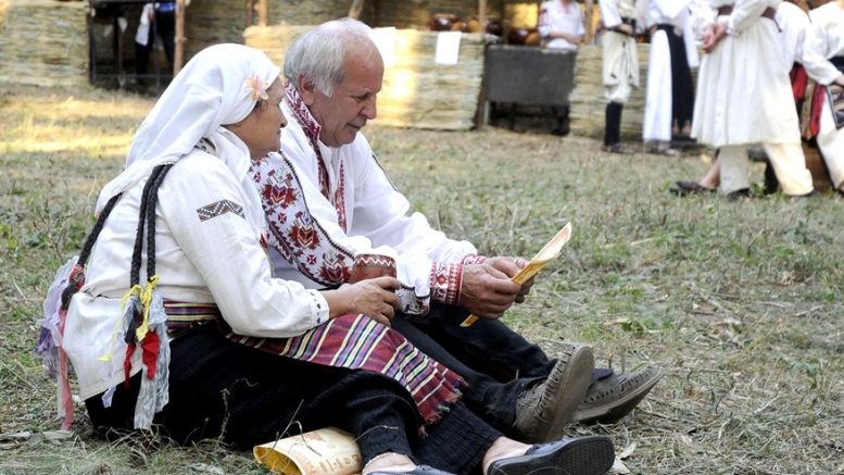 Дядовден е – най-необичайният български празник, който се празнува само в едно село
