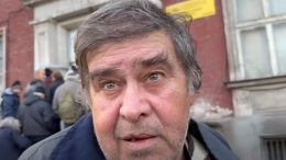 Пенсионер на опашката: С 200 евро пенсия сме доникъде, лекарства ли да купуваме или да се храним?