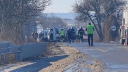 Отсечката на смъртта взе нова жертва! Мъж загина след жесток сблъсък с товарен камион: