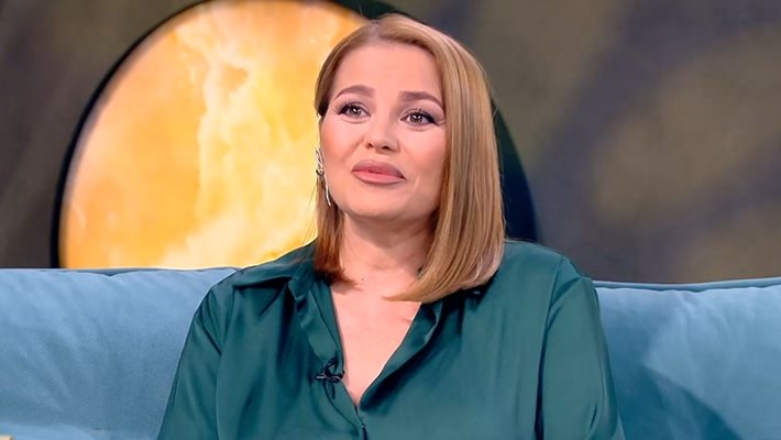 Деси Слава: "Време ми е някой да ме вземе. От четири години съм сама, без приятел"