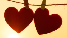 Любовен хороскоп за 2026 г.: Овенът очаква съдбовна среща през лятото и ето кой ще се срещне на емоционален кръстопът