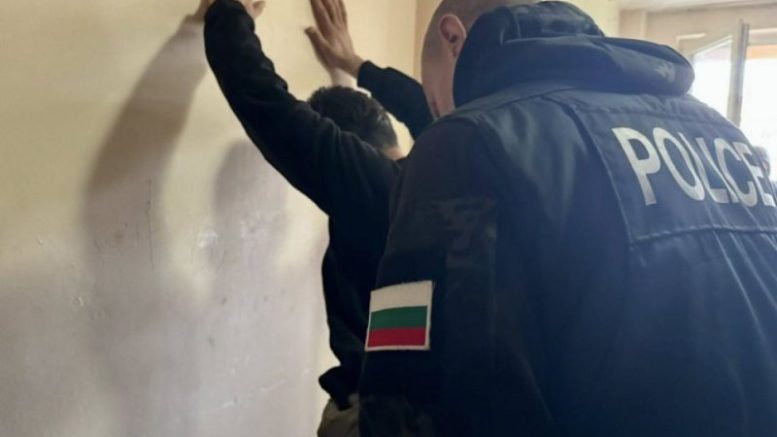 Арестуваният син на Бобокови колабирал, свестявали го с вода