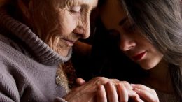 „Спрях да помагам на порасналите си деца и за първи път съм щастлива: Тези 4 неща не бива да им давате ако сте пенсионери“