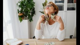 Парите ще продължат да прииждат а кариерата им ще процъфтява: 6 знака които ще бъдат най-щастливи през 2026 г.