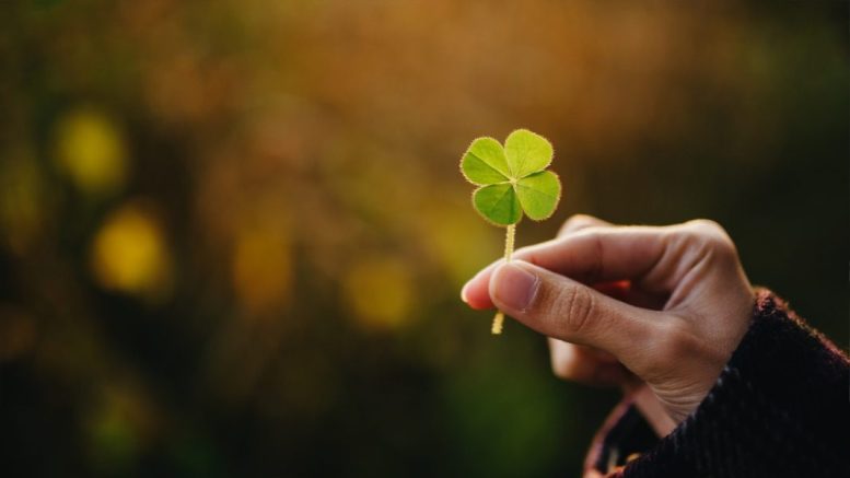 5 зодиакални знака, на които съдбата е приготвила ЩЕДРИ ДАРОВЕ през 2026 г. - да се готвят за чудеса!