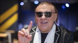 Певец №1 на България Васил Найденов: На една от нощните ми лапми е закачен жартиерът на Ива Екимова