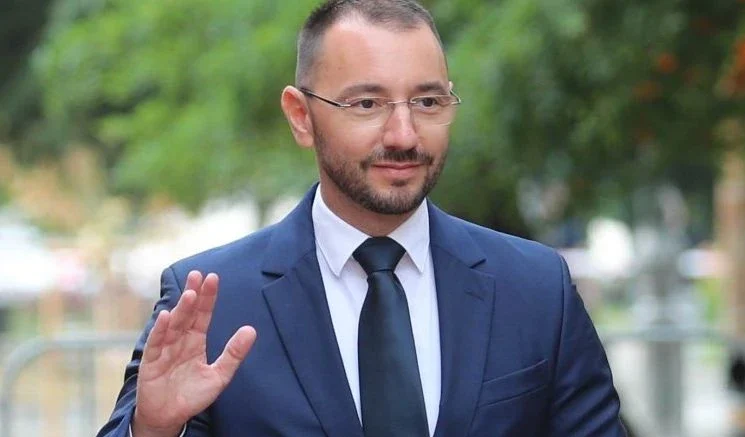 Сиромахов: Кариерата на Антон Хекимян е безспорно доказателство че леденото хоро носи кяр