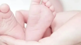 Навръх Бабинден: Ученичка роди и твърди че детето e непорочно заченато като никой не забелязва че е бременна