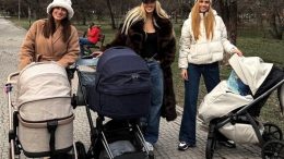 Майчинството им отива: Натали Трифонова и Виктория Готева на разходка с бебетата (СНИМКИ)