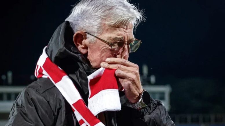 България се моли за Джони Велинов