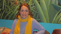 Звездата от „Столичани в повече“ и „Комиците“ Албена Павлова стана фермерка, копае домати в оранжерия