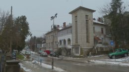 Свлачища поглъщат сгради в Тутракан, евакуират полицаи, лекари и деца